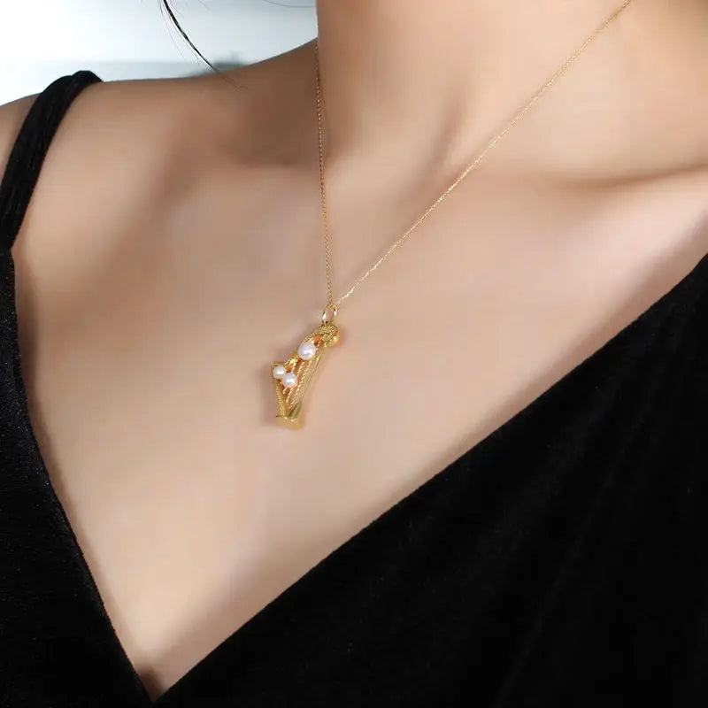 Luxury Pearl-like Harp Pendant Necklace