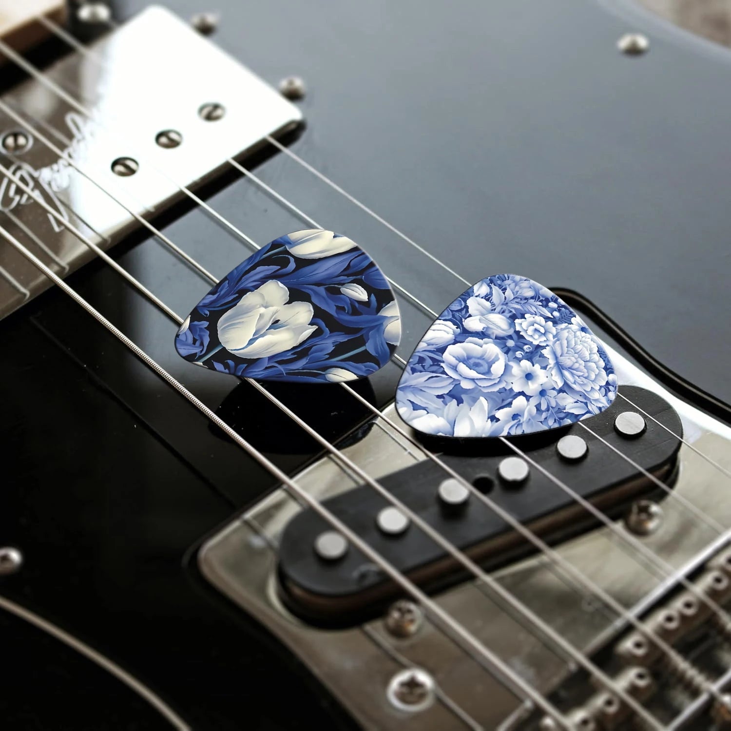 12pcs Blue & White Floral Porcelain Style Guitar Pick Set