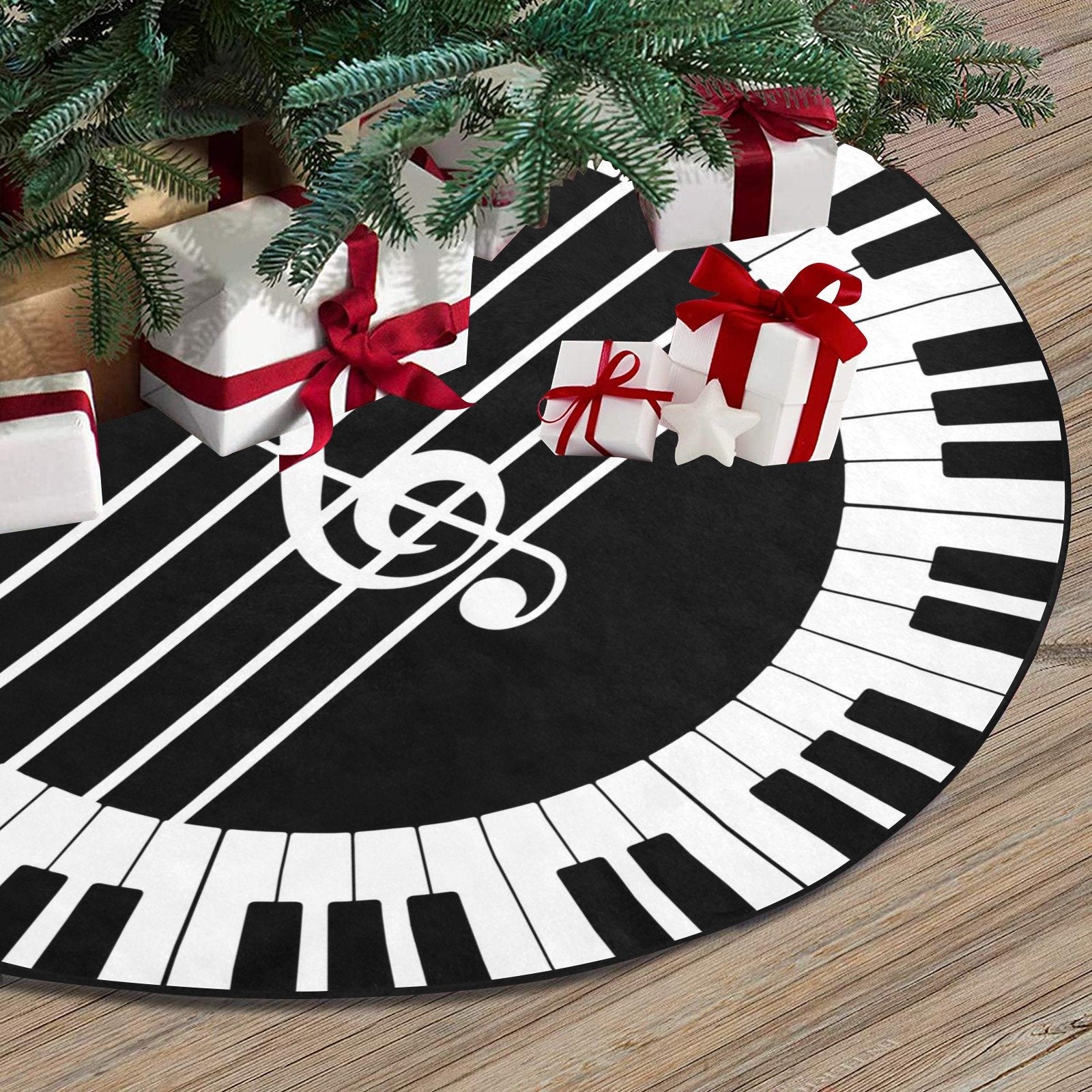 Piano Treble Clef Christmas Tree Skirt