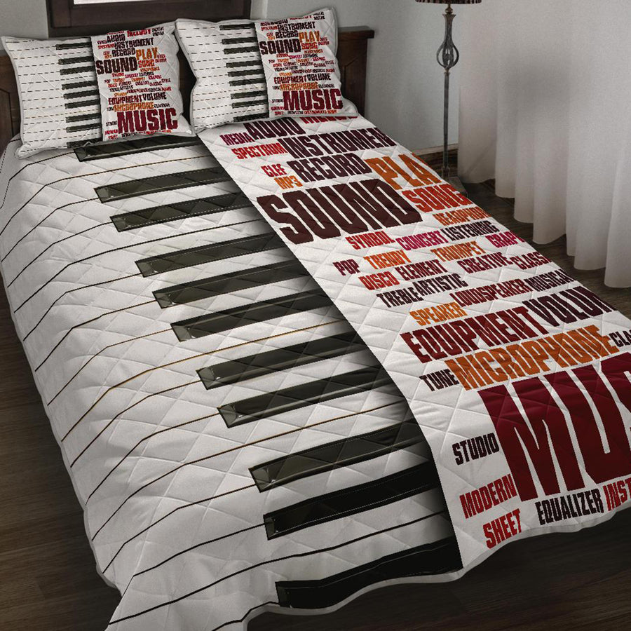 Piano And Music Words Quilt Bed Set