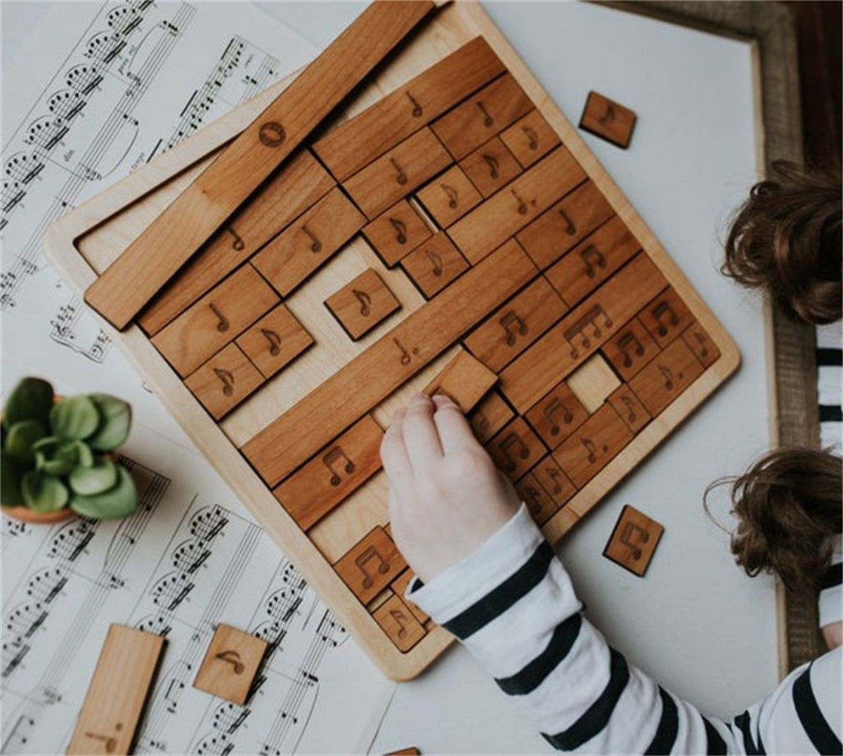 Music Notes Puzzle And Ornament - Artistic Pod
