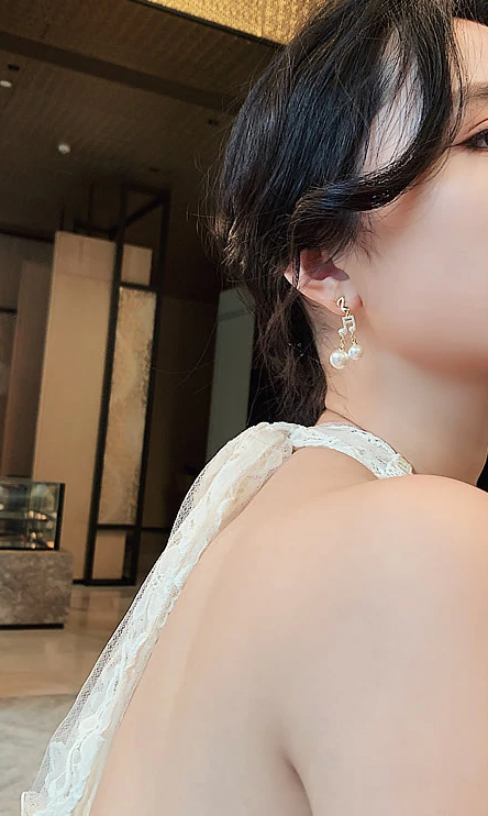 White Pearls Music Notes Earrings