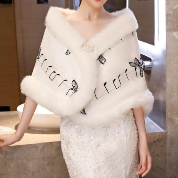 Elegant Music Appliques Faux Fur Wrap
