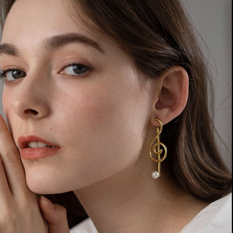 Pearl Music Charm Dropping Earrings