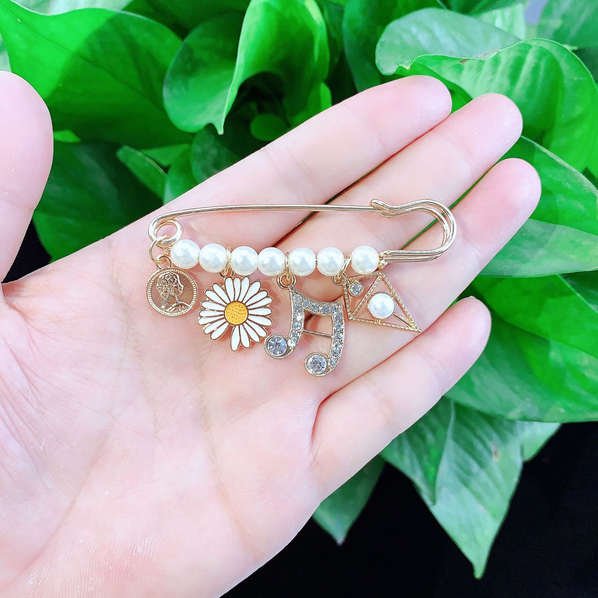 Creative Drop Music Notes Brooch