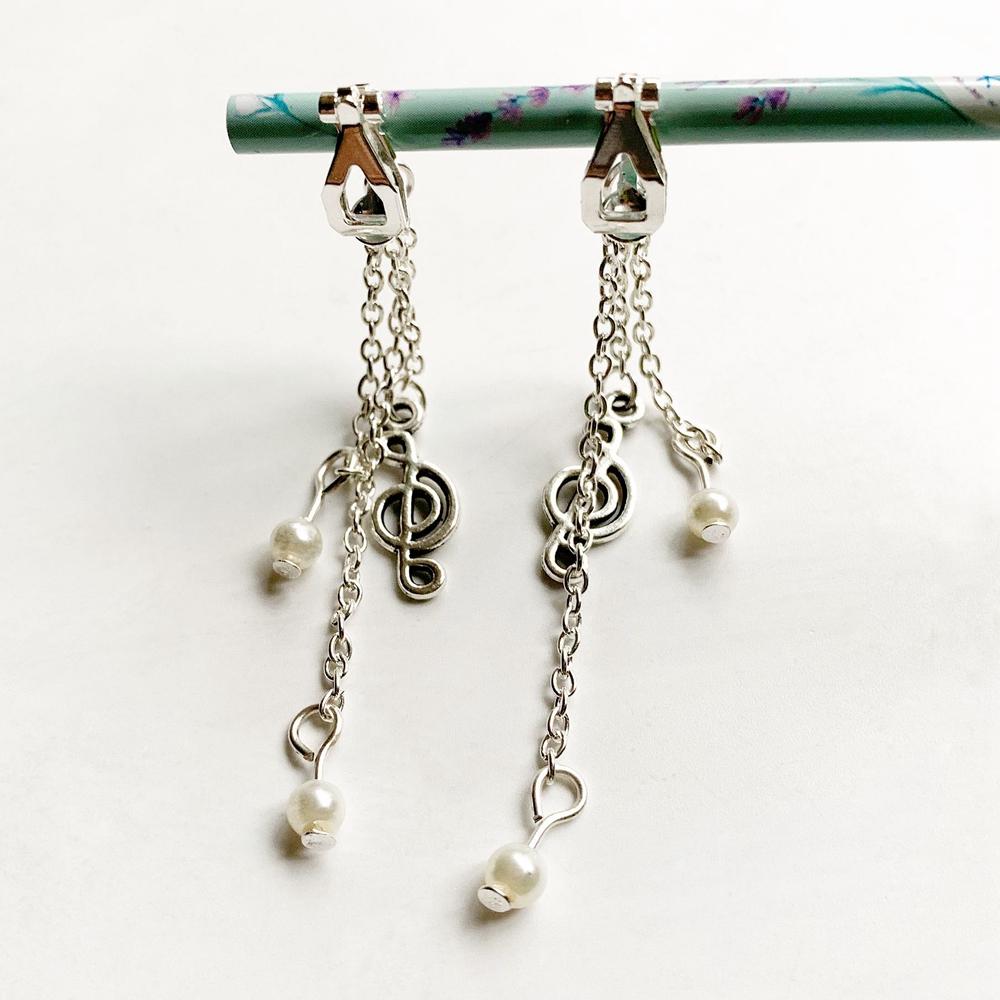 Free - Pearls Music Layered Earrings