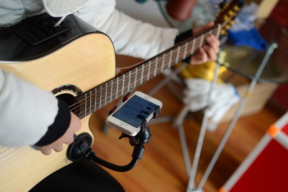 Guitar Phone Aide Stand