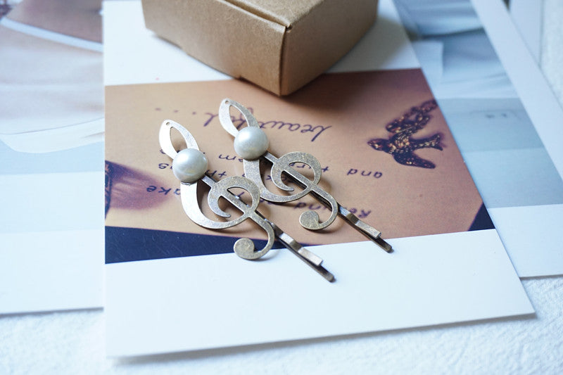 Pearl Music Note Hair Clip