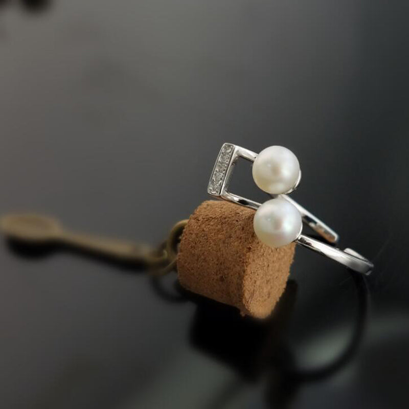 Music Note Pearl Ring