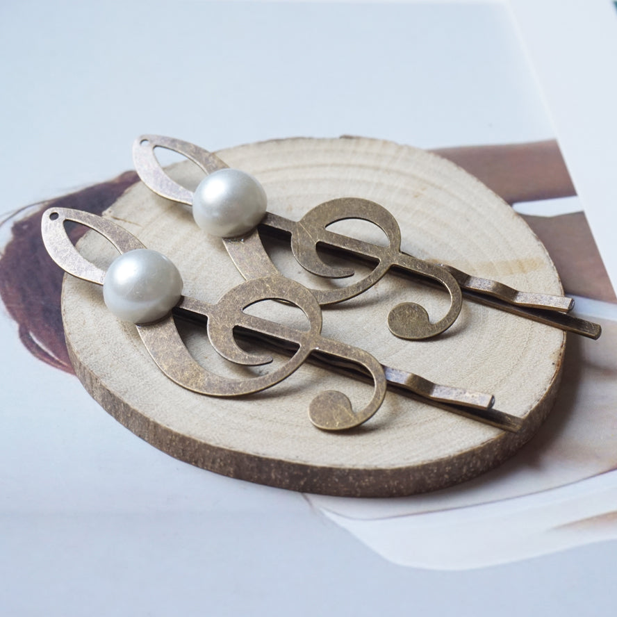 Pearl Music Note Hair Clip