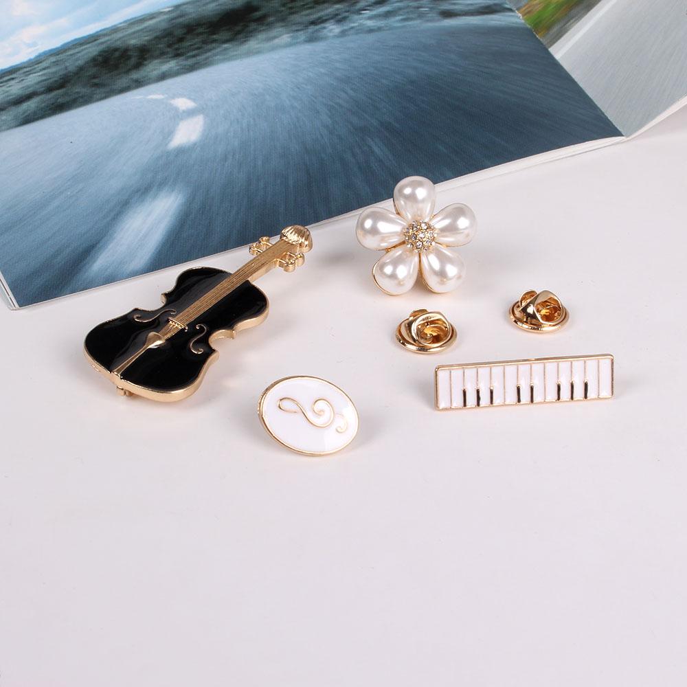 Music instruments Brooch