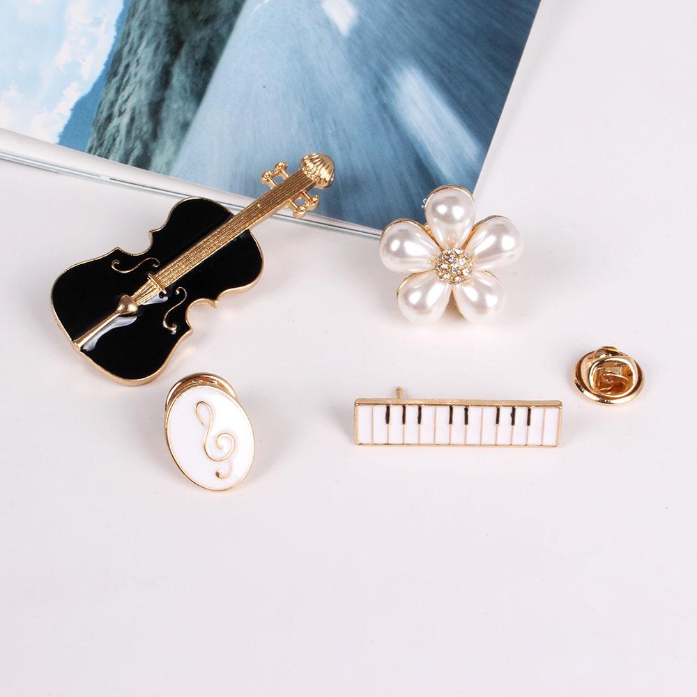 Music instruments Brooch