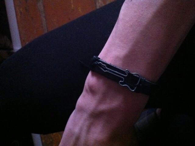 Antique Leather Hollow Guitar Bracelet - Artistic Pod