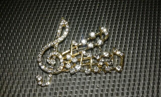 Free - Crystal Musical Note Charm Brooch - Artistic Pod Review