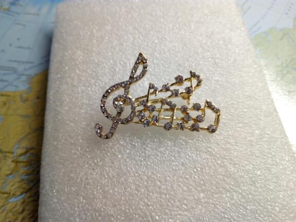 Free - Crystal Musical Note Charm Brooch - Artistic Pod Review