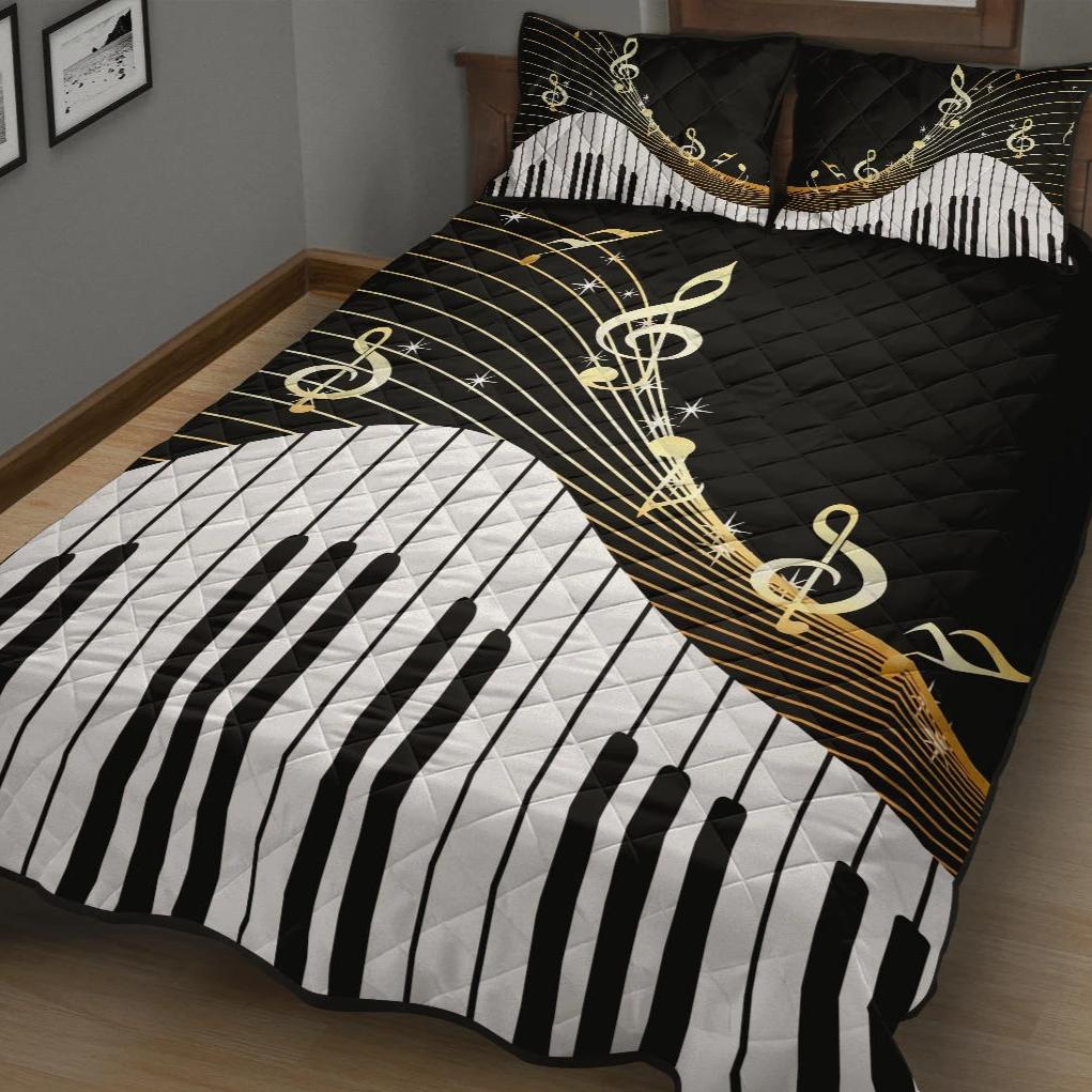 Piano Key And Music Notes Quilt Bed Set