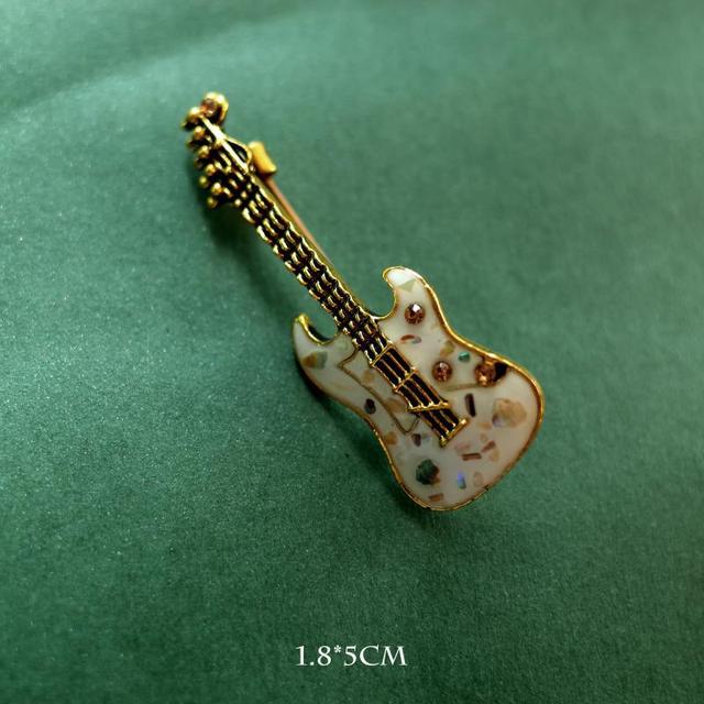 Elegant Guitar/Violin Brooch Pin
