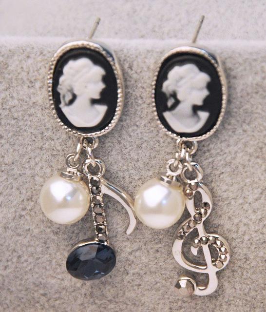 Classic Pearl Music Notation Stud Earrings
